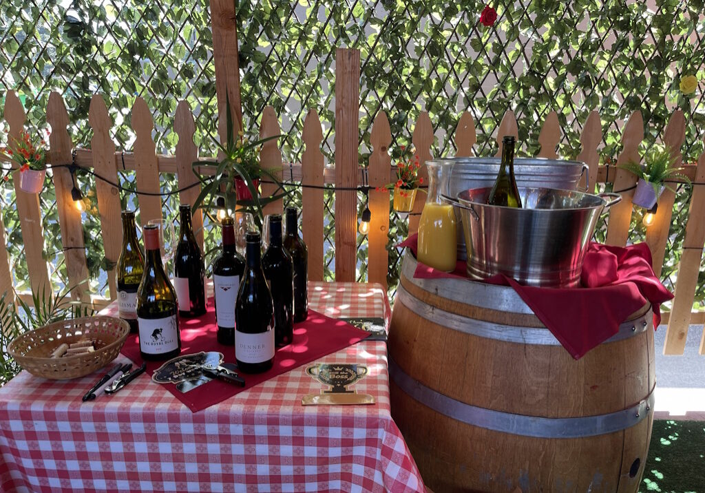 Cocktail hour with decor before a private event.